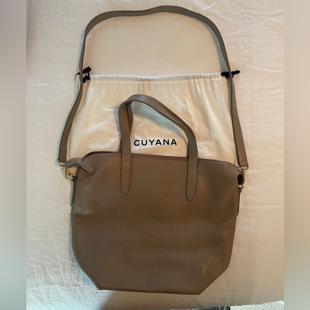 Cuyana Crossbody Tote in Beige